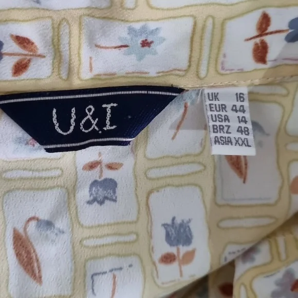 U&I, button-up top, pale yellow with floral print, size 16 - Picture 7 of 9
